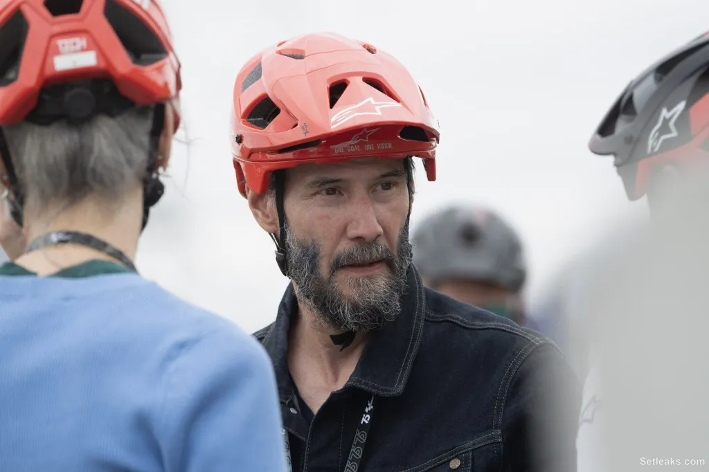 Keanu Reeves Stars in Racing Doc Series 'Hooligans'