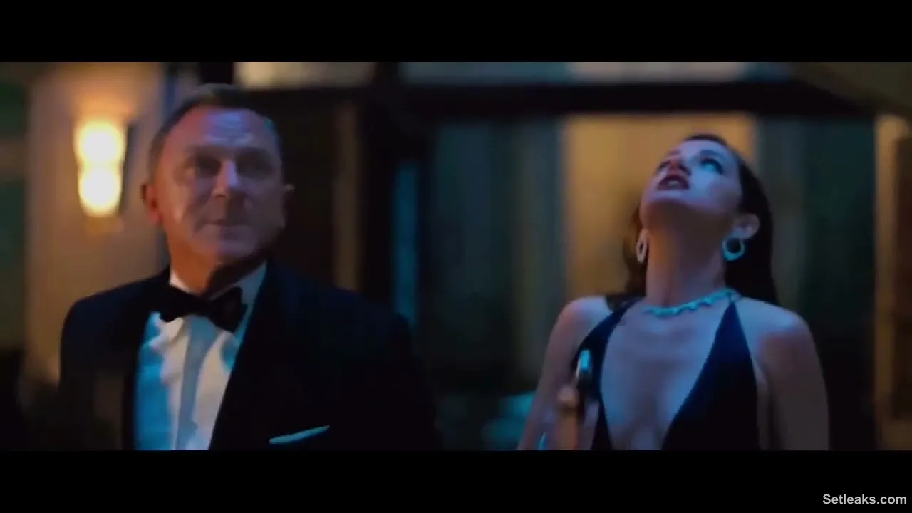 When A Gorgeous Girl Turns Into A Deadly Assassin! 🔥 Ana de Armas Action