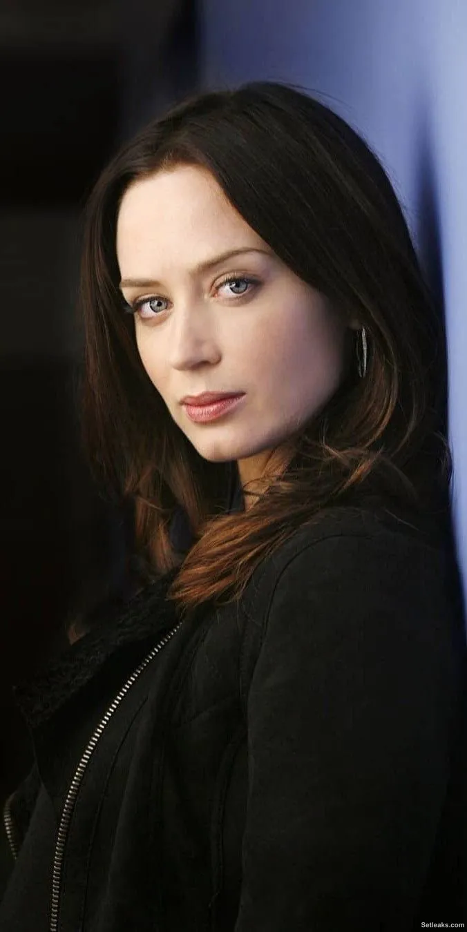 Emily Blunt - Girl Celebrity