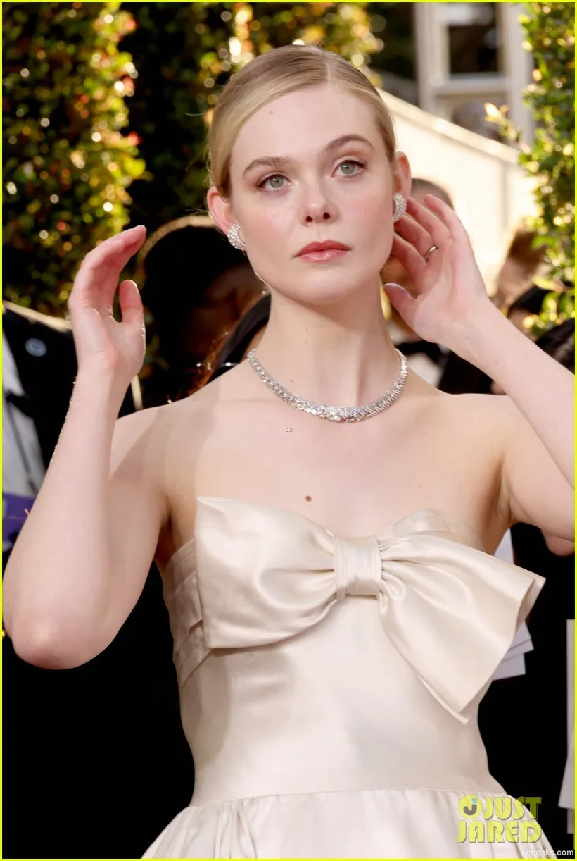 Elle Fanning & New Boyfriend Gus Wenner Made Their Red Carpet Debut at ...