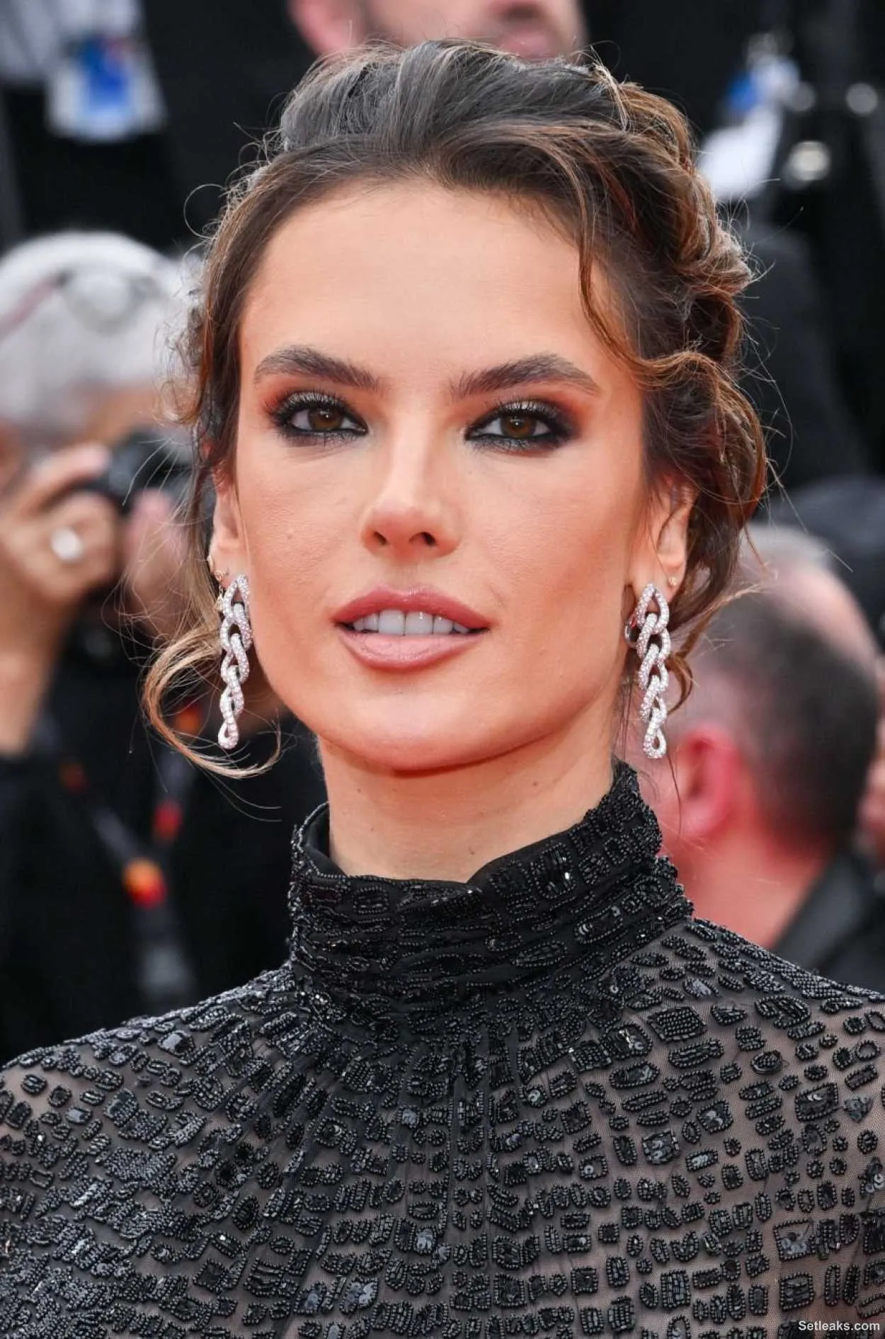 Alessandra Ambrosio Attends the Killers of the Flower Moon Screening ...
