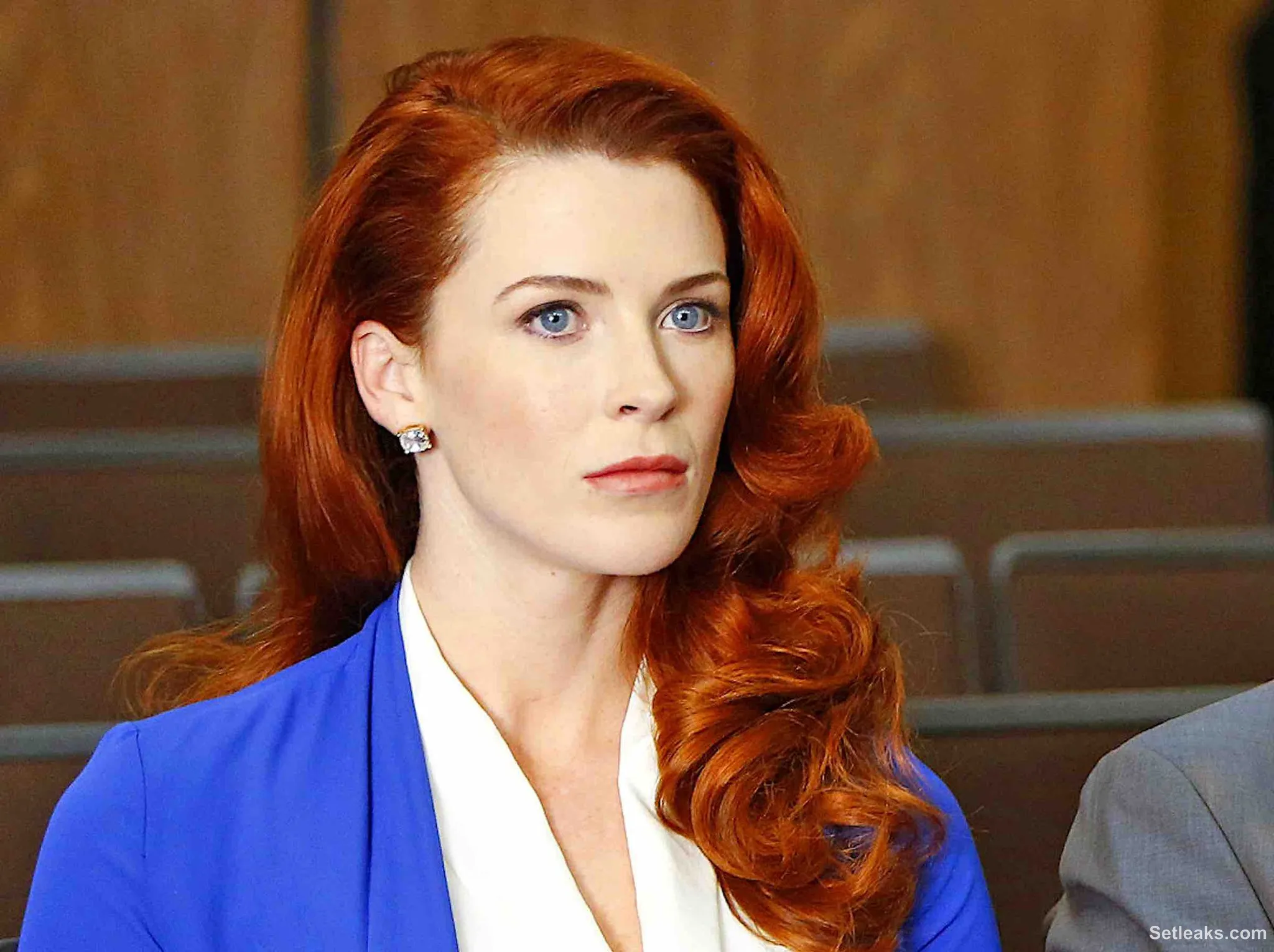 Bridget Regan Joins "Batwoman" S3 as Poison Ivy!