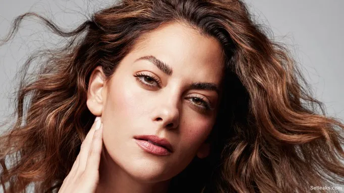 Inbar Lavi Signs With Paradigm Agency