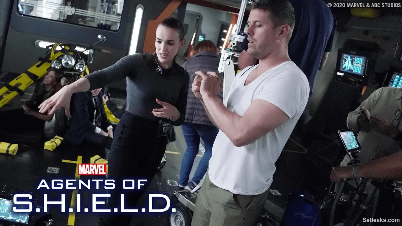 Behind the Scenes of Marvel's Agents of S.H.I.E.L.D. with Elizabeth Henstridge!