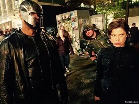 ARROW CAST BEHIND THE SCENES HD ( ALL SEASONS)