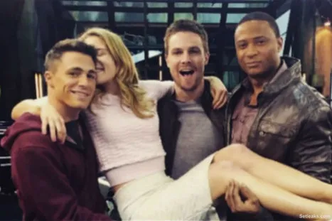 Arrow: 31 Great Behind The Scenes Shots You Mus...