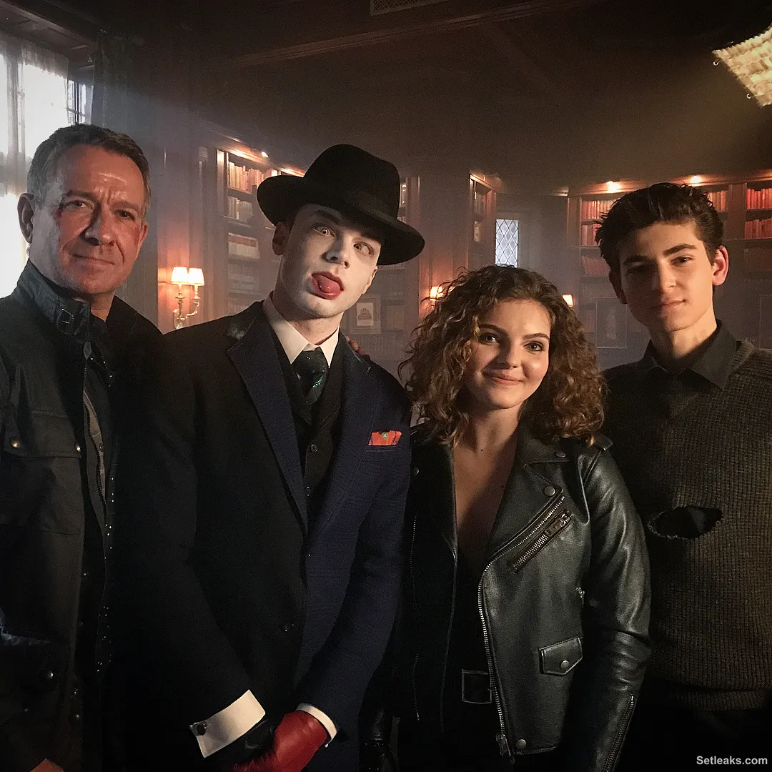 On set — Gotham