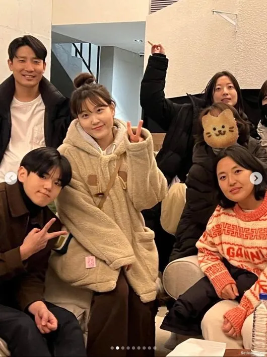 Yoon Hoo thanks cast after confirming relationship with Choi Yoo-bin - CHOSUNBIZ