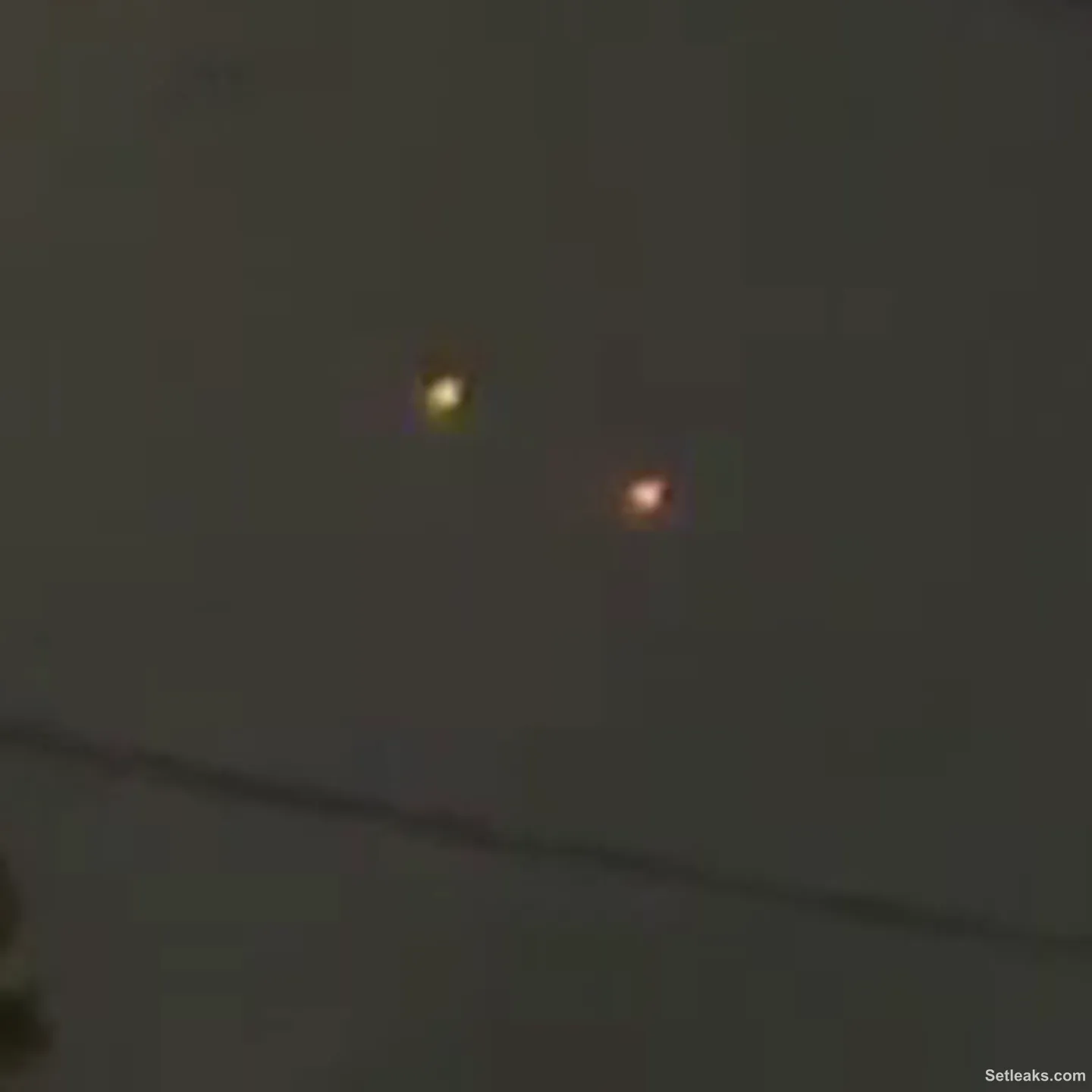 VIDEO: Strange lights seen in New Years Eve sky in Fresno. UFOs or planes?