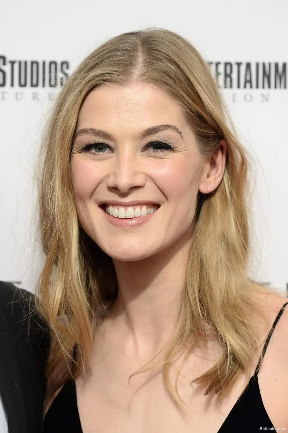 Rosamund Pike - IMDb