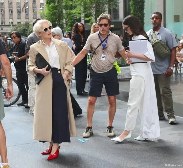 Behind the scenes of The Devil Wears Prada 2, releasing May 1, 2026. : r/Moviesinthemaking