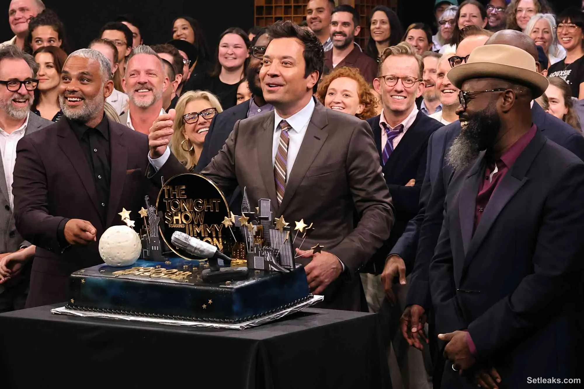 Behind the Scenes of Jimmy Fallon's 2000th 'Tonight Show' Episode (Exclusive)