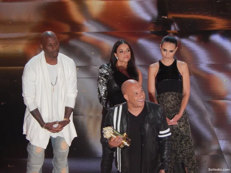 MTV Movie & TV Awards: 9 Behind-The-Scenes Moments You Didn't See On Air | IBTimes