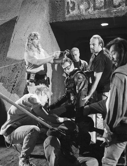 Ghosts of Mars (2001)